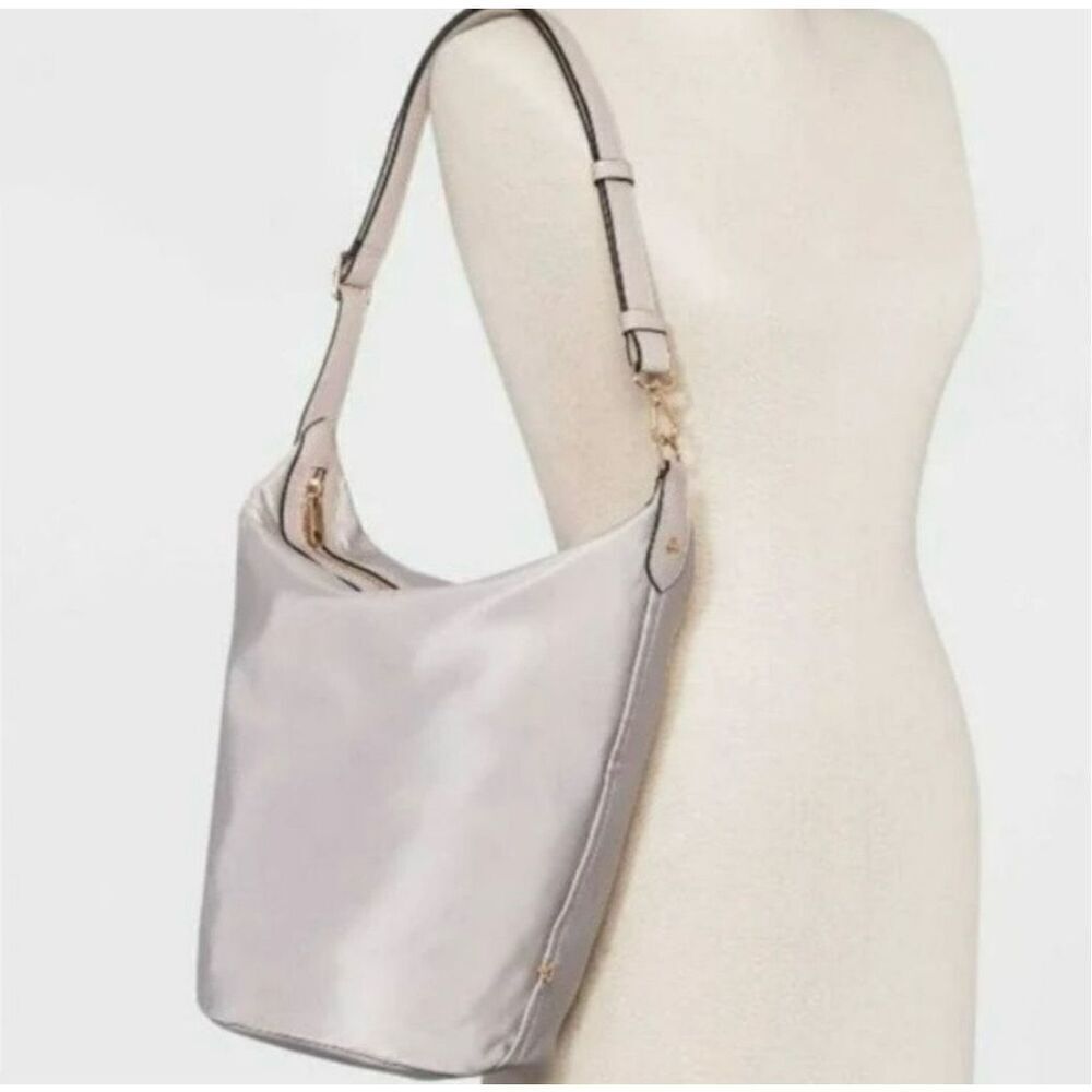 ✨A New Day Convertible Sling Handbag✨
